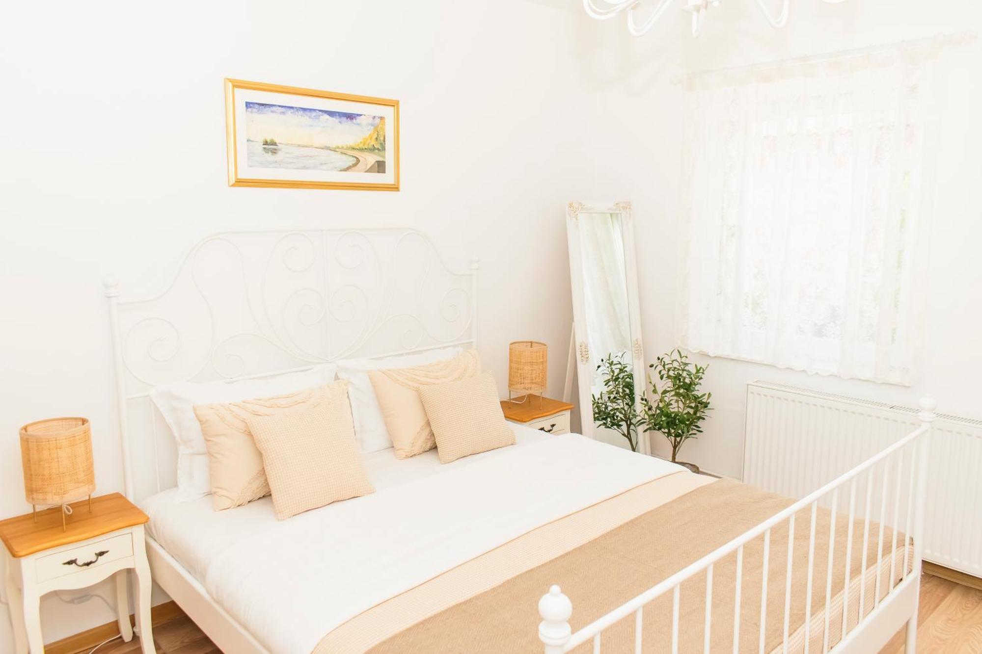 Goodlife Holiday House - Family & Friends بوزيغا المظهر الخارجي الصورة