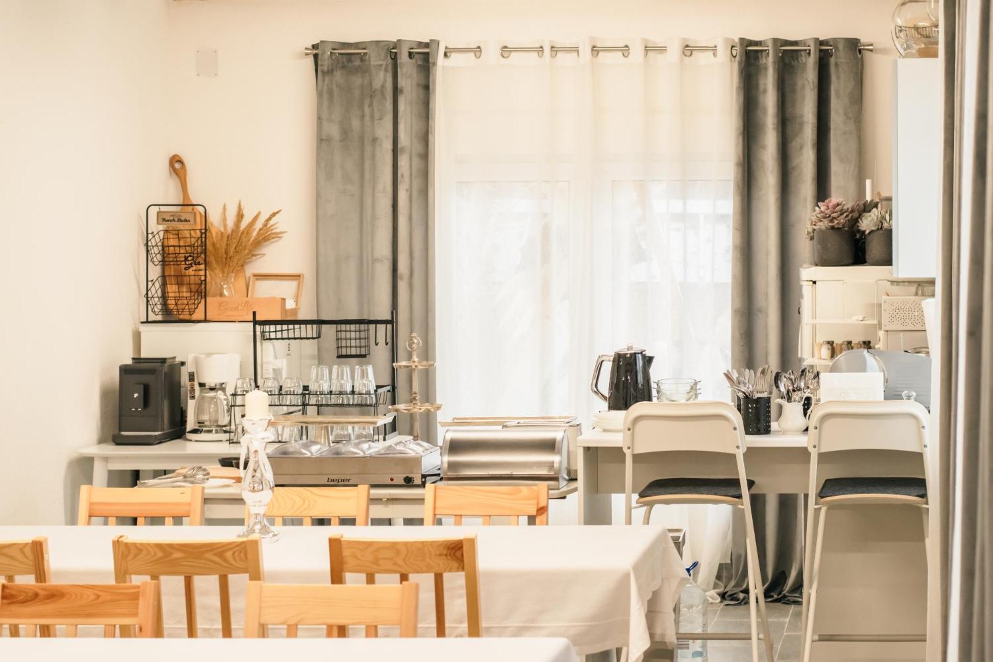 Goodlife Holiday House - Family & Friends بوزيغا المظهر الخارجي الصورة