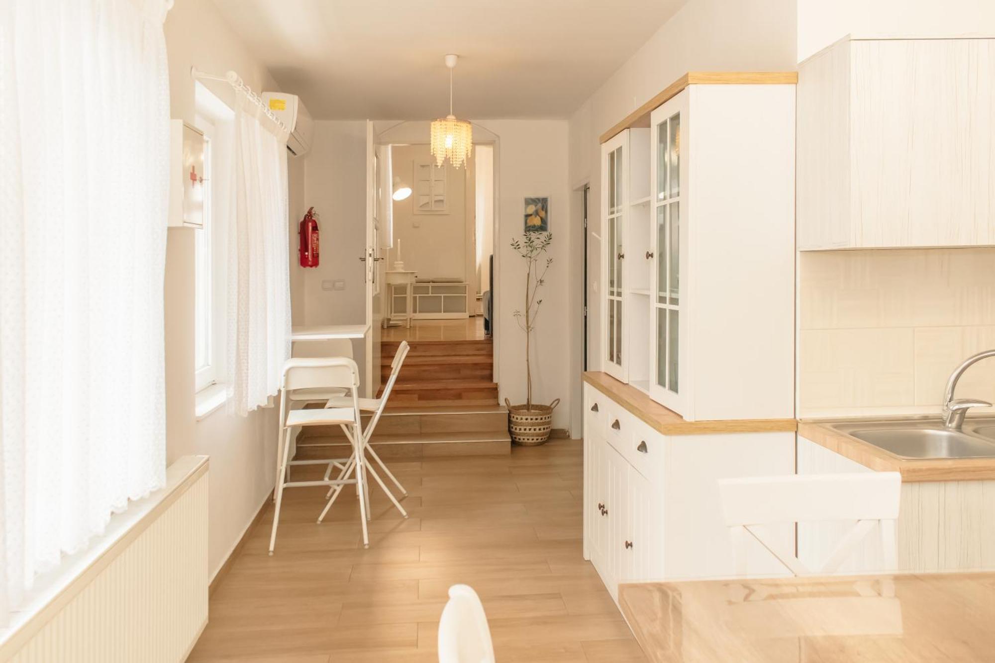 Goodlife Holiday House - Family & Friends بوزيغا المظهر الخارجي الصورة